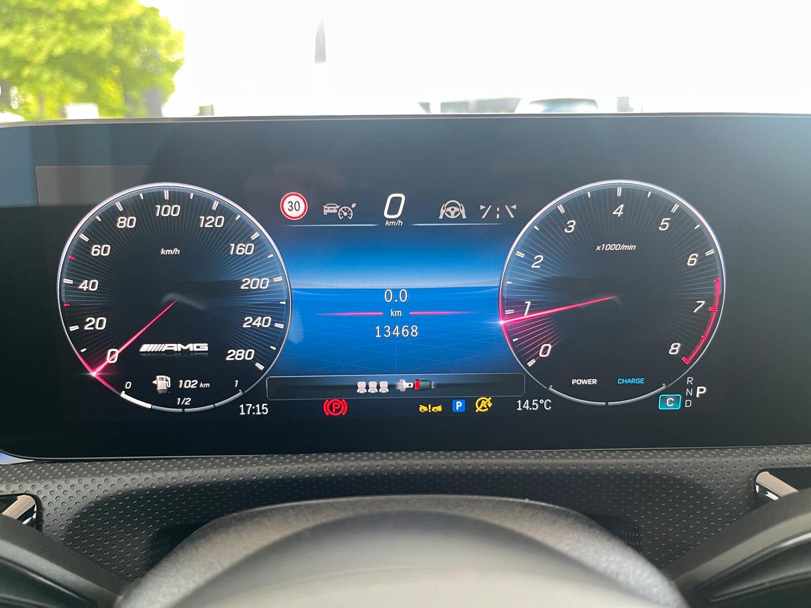 Mercedes-Benz CLA 35 AMG 4M SB Pano.-Dach/Distronic/Kamera/LED