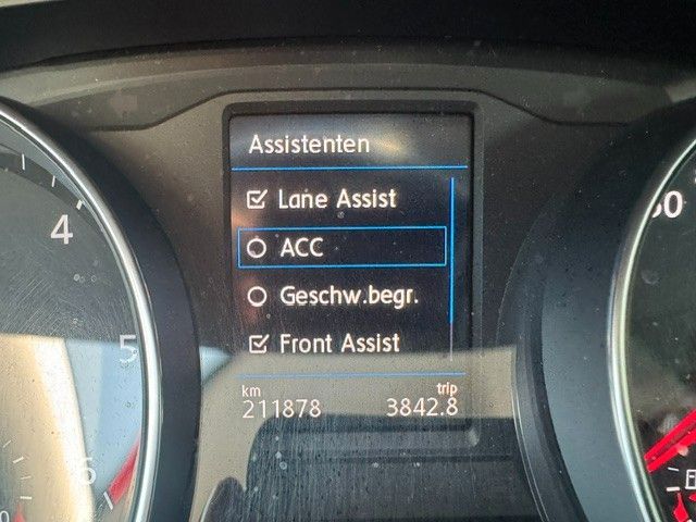 Fahrzeugabbildung Volkswagen Passat Variant Elegance LED AHK LEDER