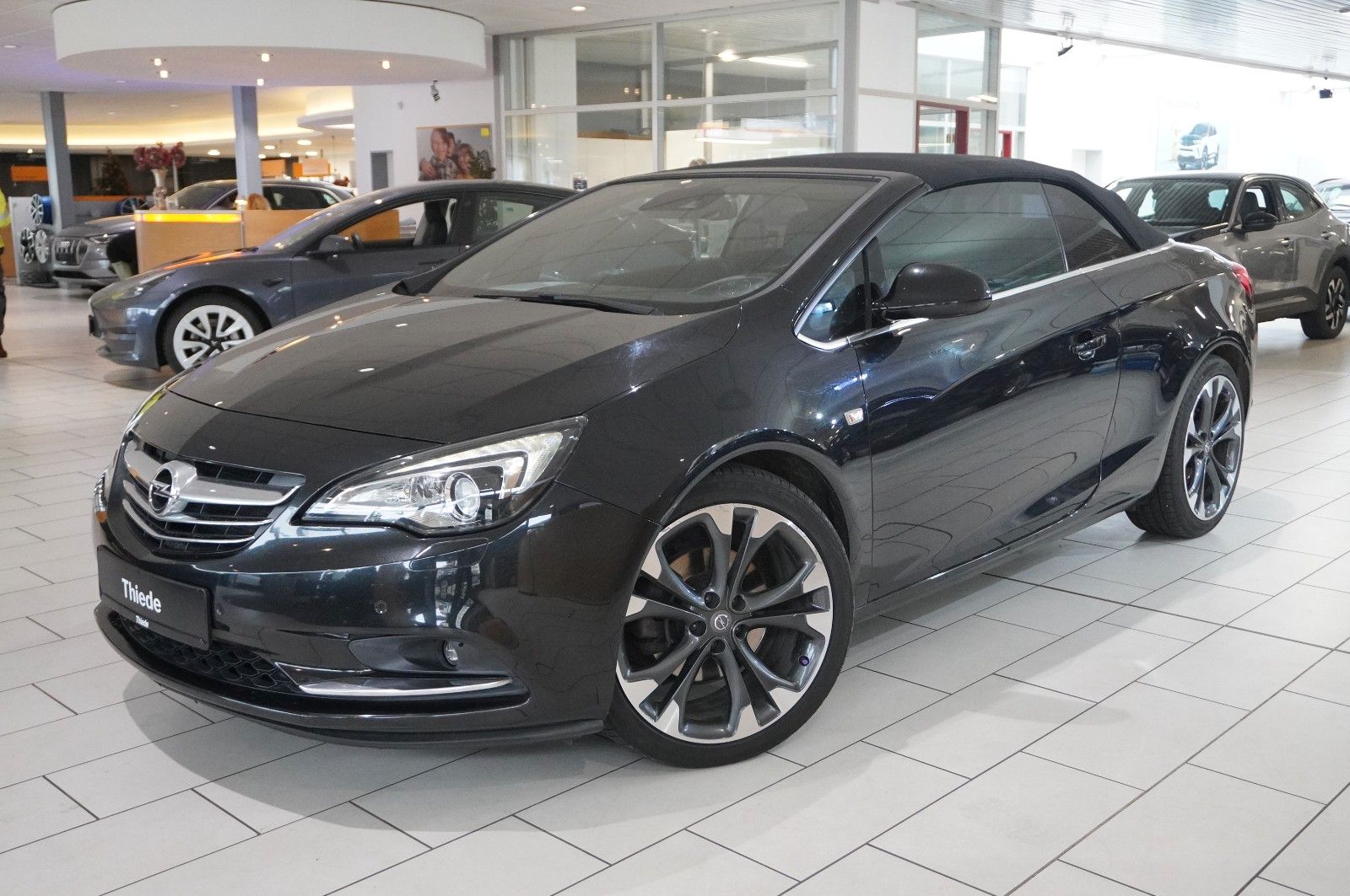 Fahrzeugabbildung Opel Cascada 2.0D INNOVATION BI-XENON/SHZ/SPORT/LEDER