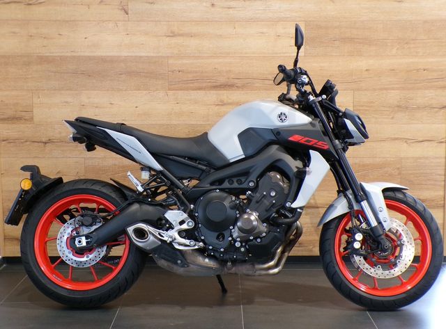 Yamaha MT-09 / Sehr gepflegt / Neue Reifen !