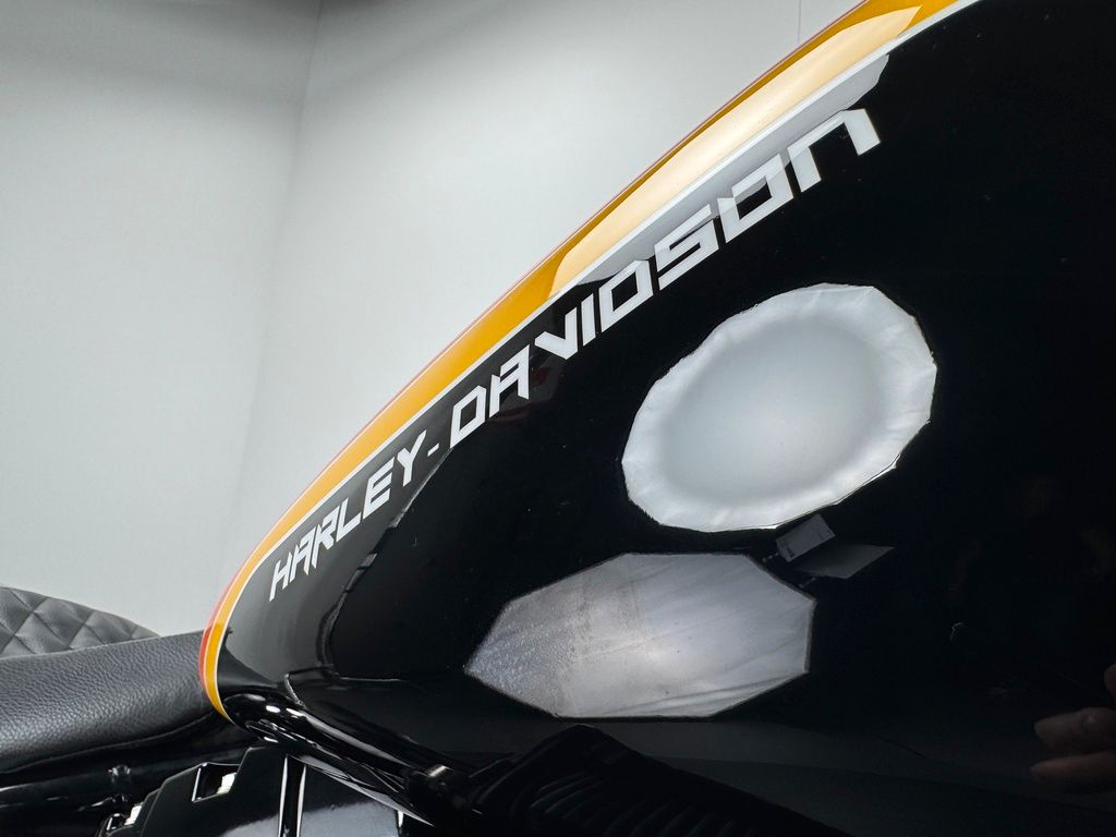 Fahrzeugabbildung Harley-Davidson SOFTAIL HERITAGE *CUSTOM "Milwaukee-Sunshine"