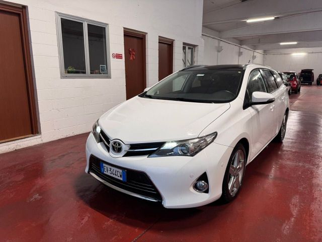 Toyota Auris Touring Sports 2.0 D-4D Lounge NEOP