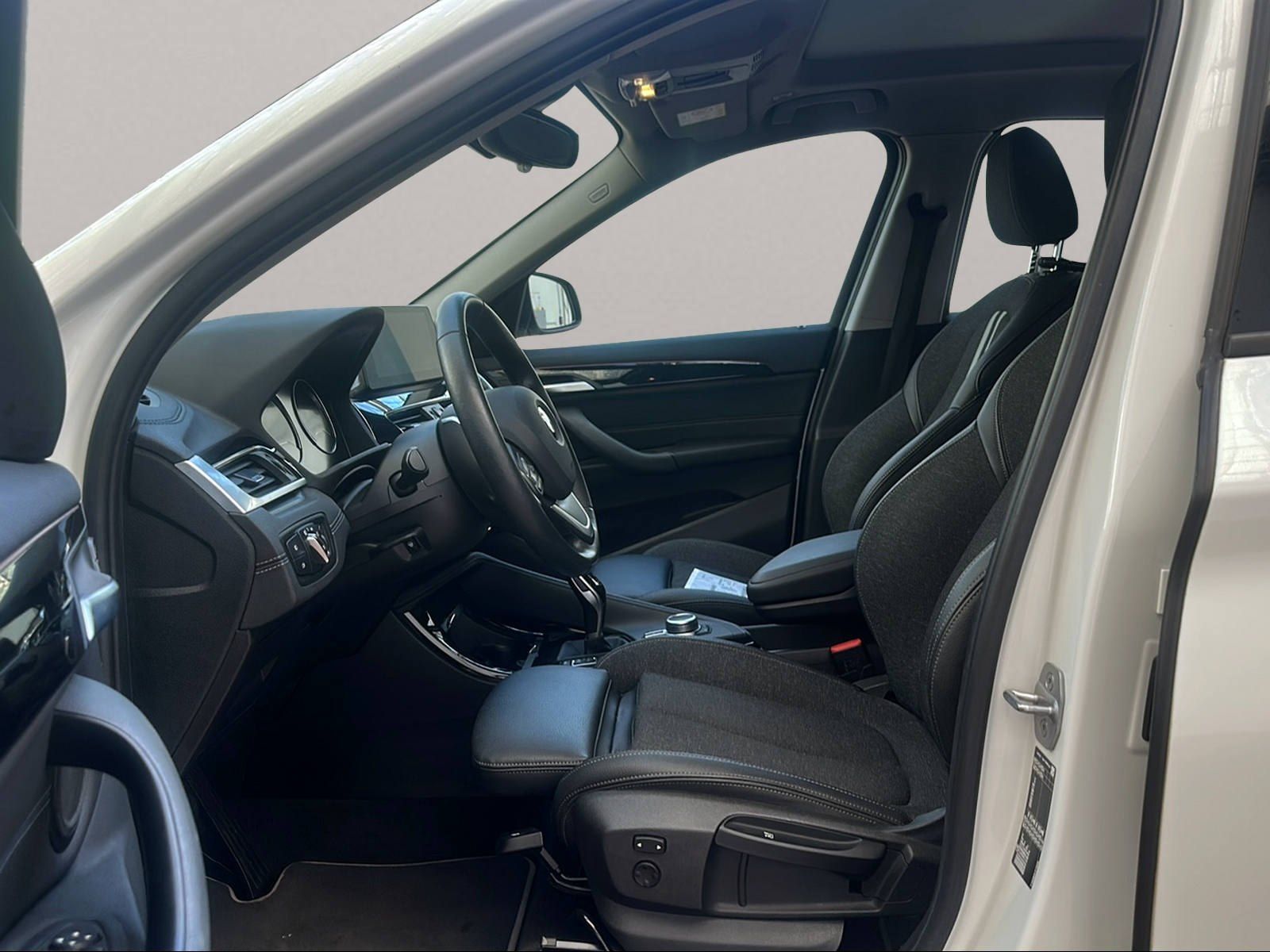 BMW X1 sDrive18d Sport Line Navi AHK Head-Up Kamera foto 10