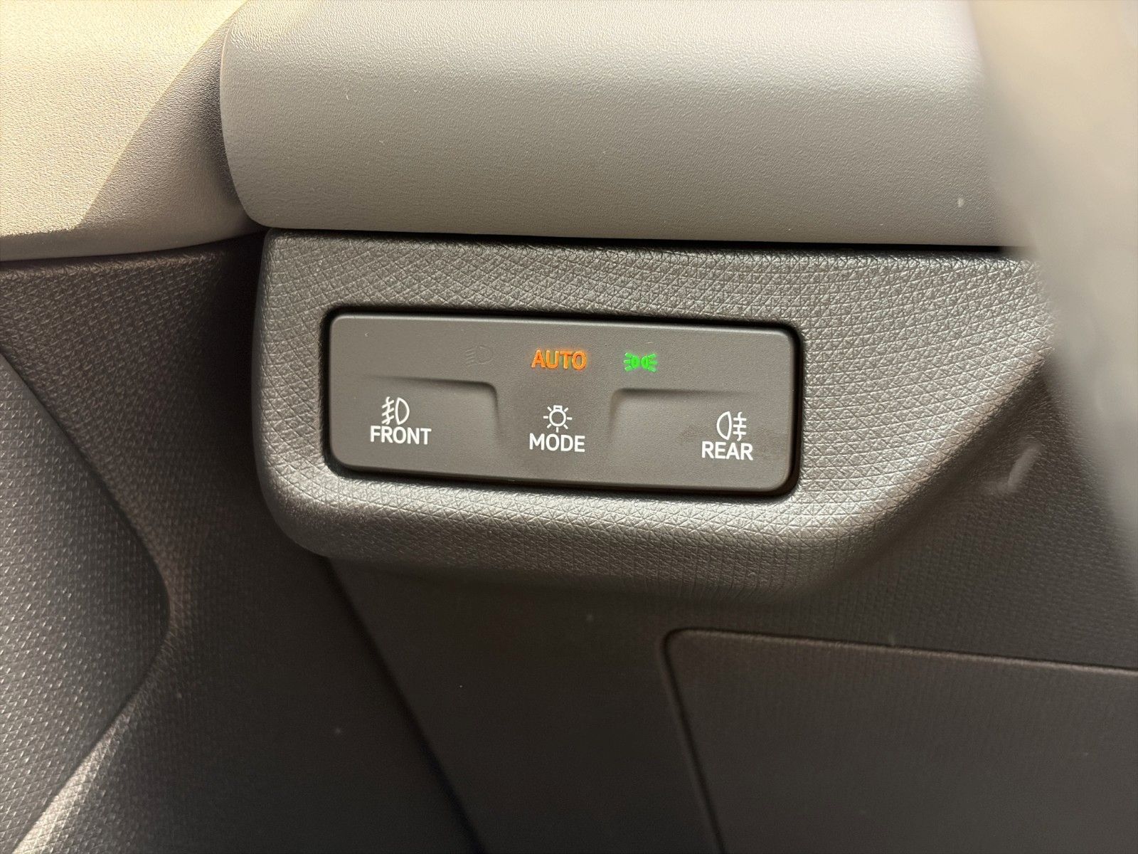 Fahrzeugabbildung CUPRA Terramar 1.5 eTSI*DSG*HUD*360°Cam*SHZ*LED***