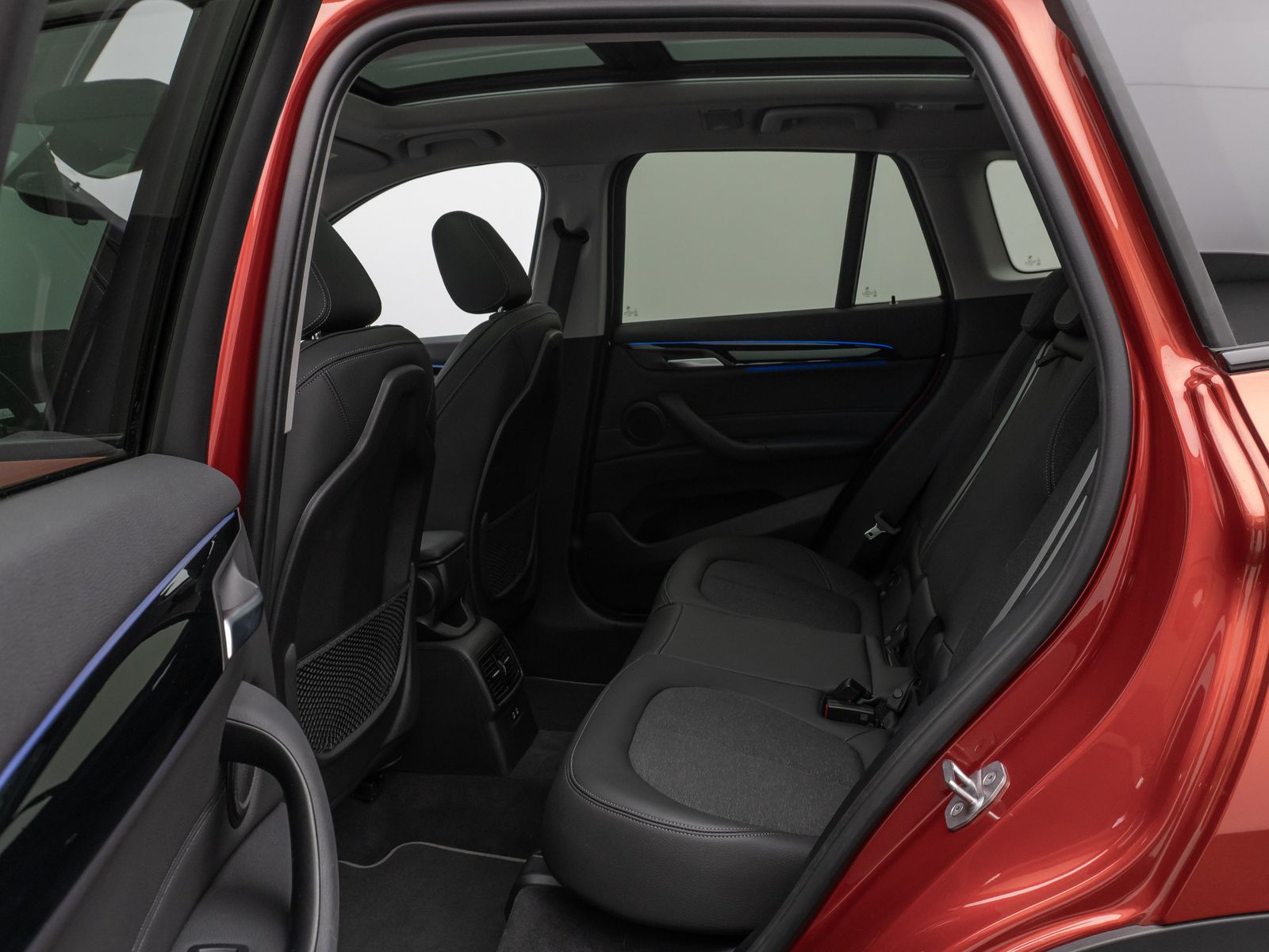 Fahrzeugabbildung BMW X1 xD20d Sport Line Panorama Kamera HUD DAB AHK