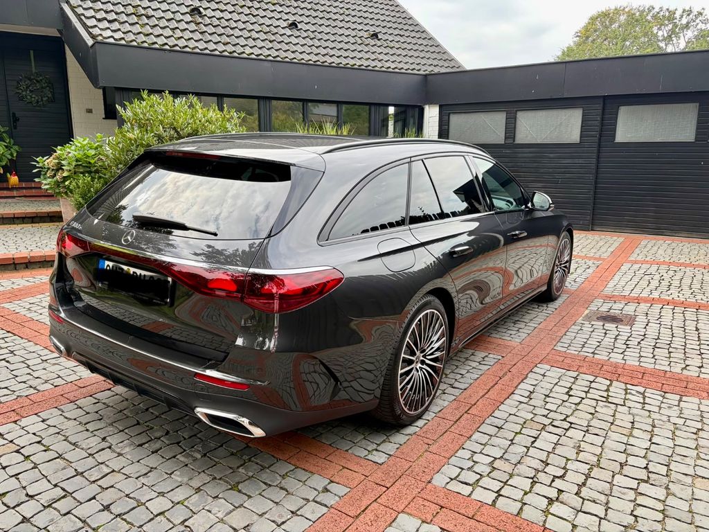 Image of Mercedes-Benz E 300