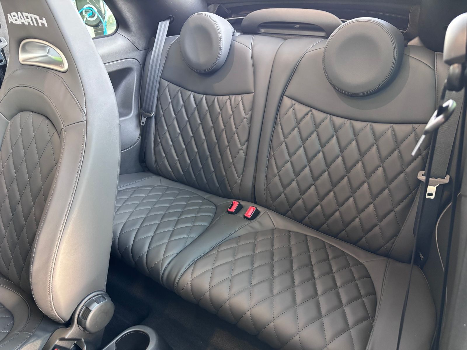 Fahrzeugabbildung Abarth 695C Automatik KLIMA NAV BEATS LEDER SHZ