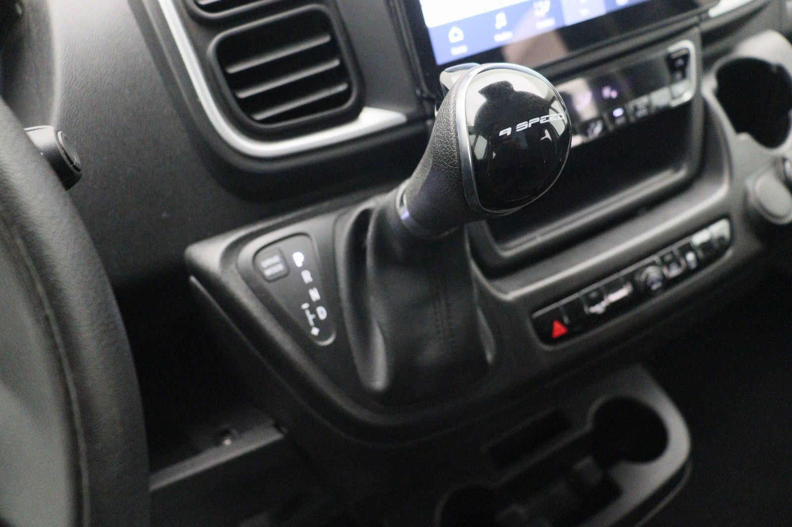 Fahrzeugabbildung Fiat Ducato Serie 8 Multicab 35 L2H1 AT NAVI KAMERA