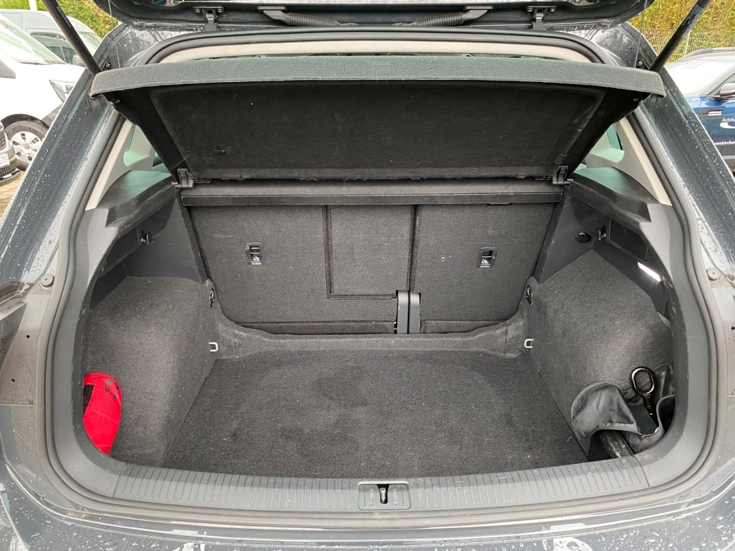 Fahrzeugabbildung Volkswagen Tiguan Basis Navi LED ACC Apple CarPlay Android