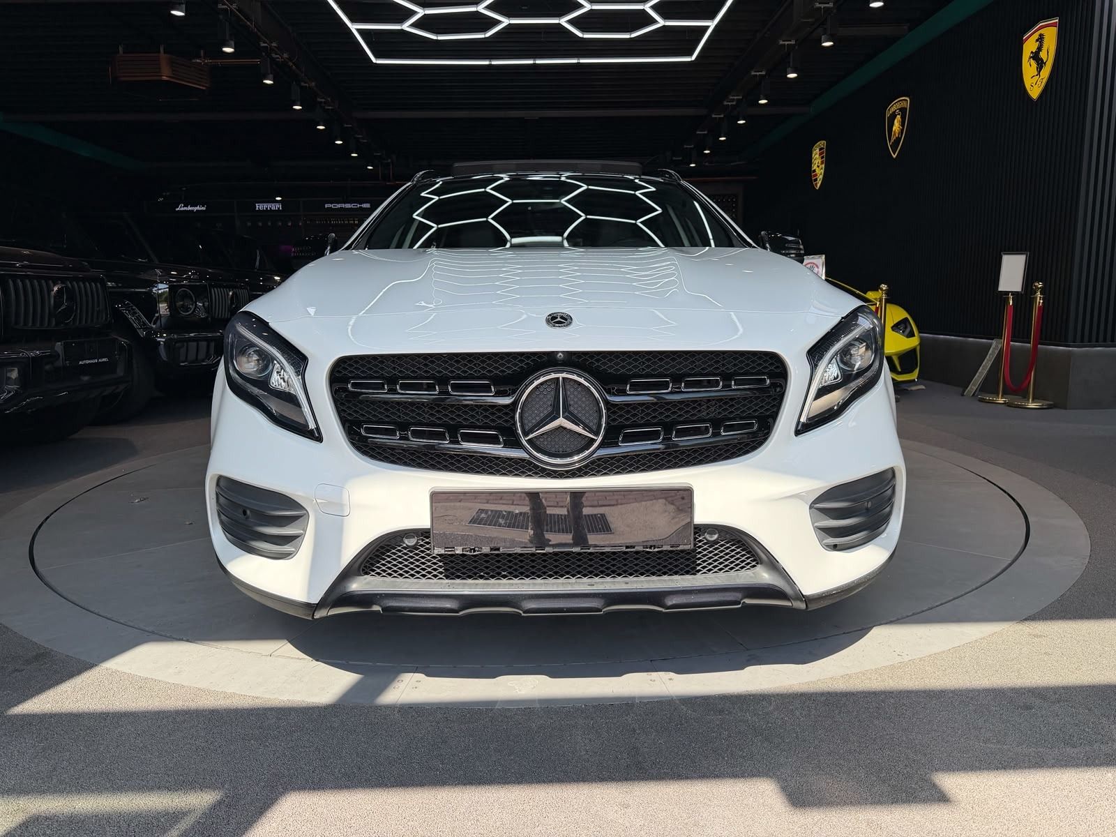 MERCEDES-BENZ GLA 200 d *AMG*EDITION*PANO*LED*NAVI*360°*19ZOLL