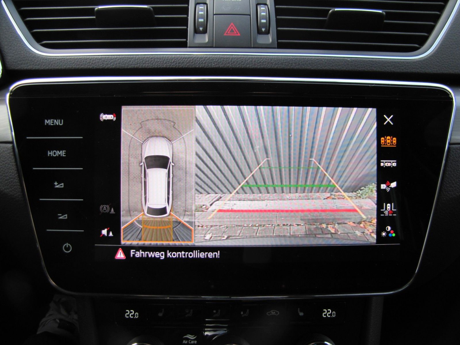 Fahrzeugabbildung SKODA Superb Combi Style 2.0l TDI 150PS DSG LED, NAVI