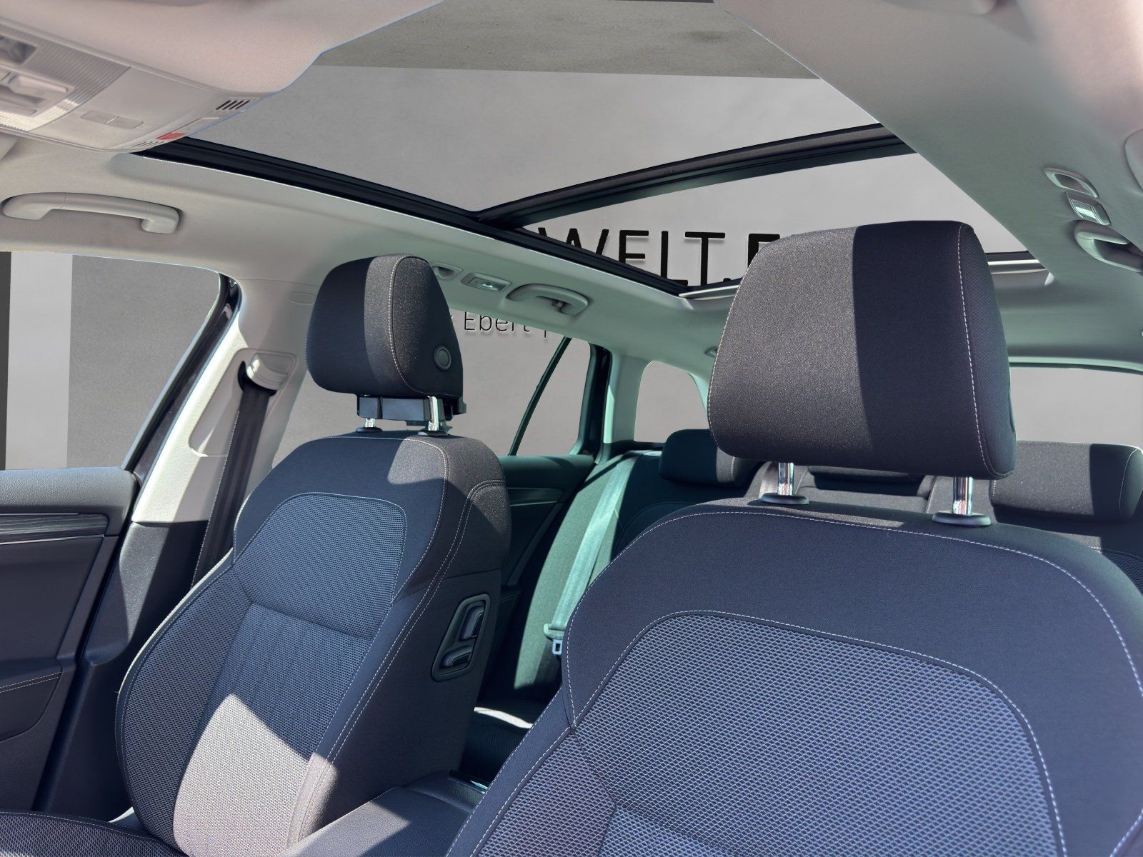 Fahrzeugabbildung SKODA Superb Combi 1.4 TSI iV DSG/AHK/PANO/STHZG/360°/