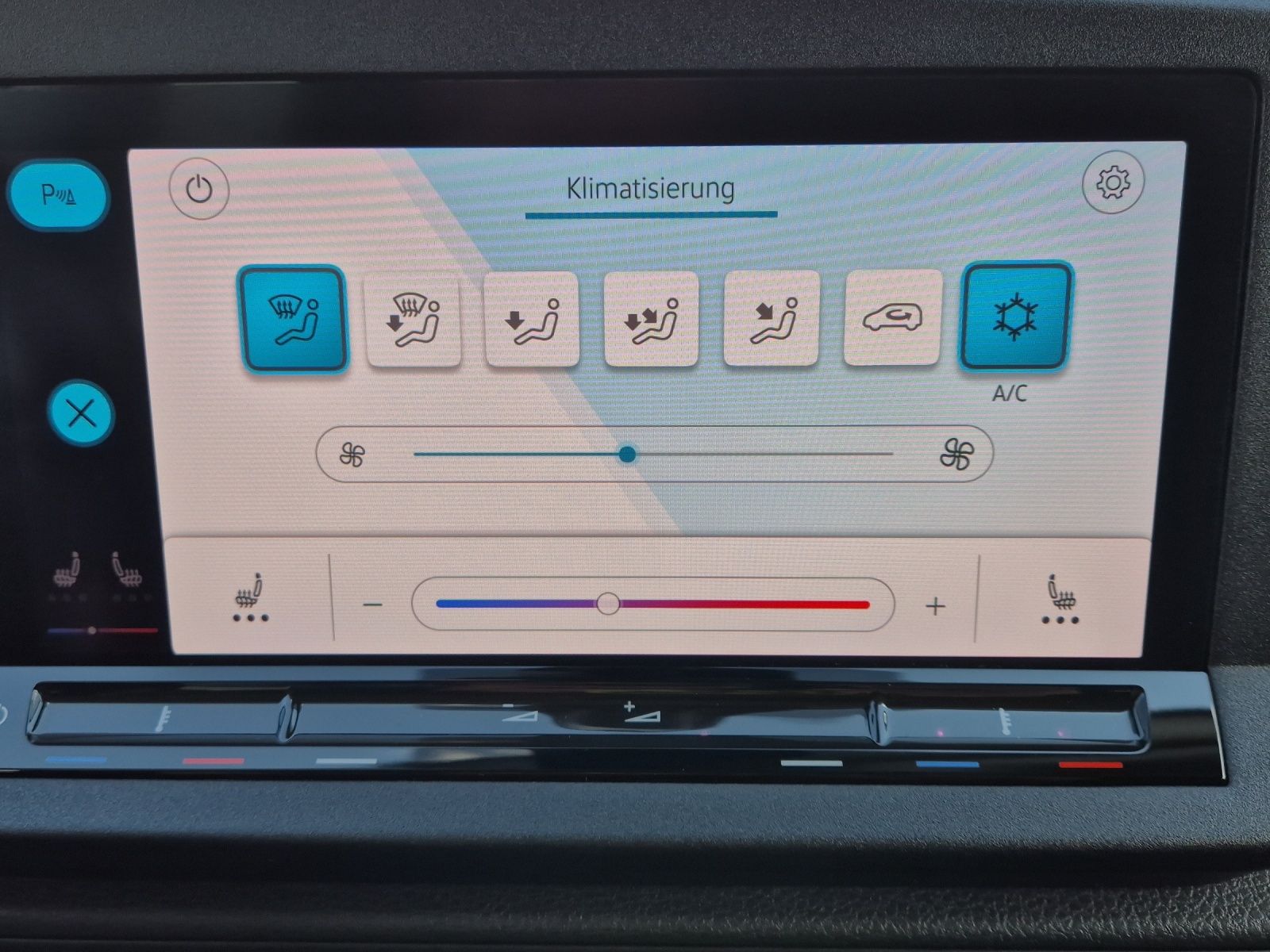 Fahrzeugabbildung Volkswagen Caddy Kombi TDI Standhzg Navi ACC PDC SHZ