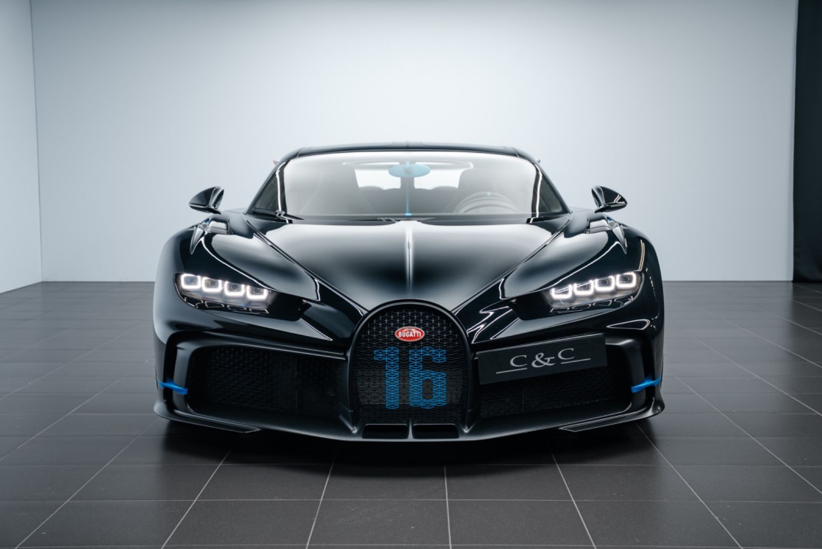 Fahrzeugabbildung Bugatti Chiron Pur Sport 1of60/SKY VIEW