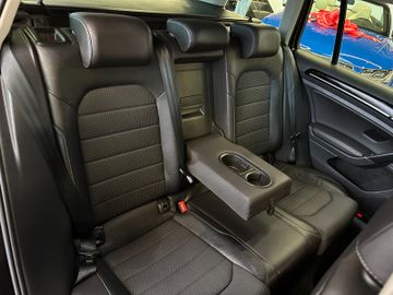 MYAUTOCENTER – Gebraucht- und Jahreswagen mit Werkstattservice in Pfaffenhofen Volkswagen Golf VII Variant Highline BMT *R Line*Navi*Xenon