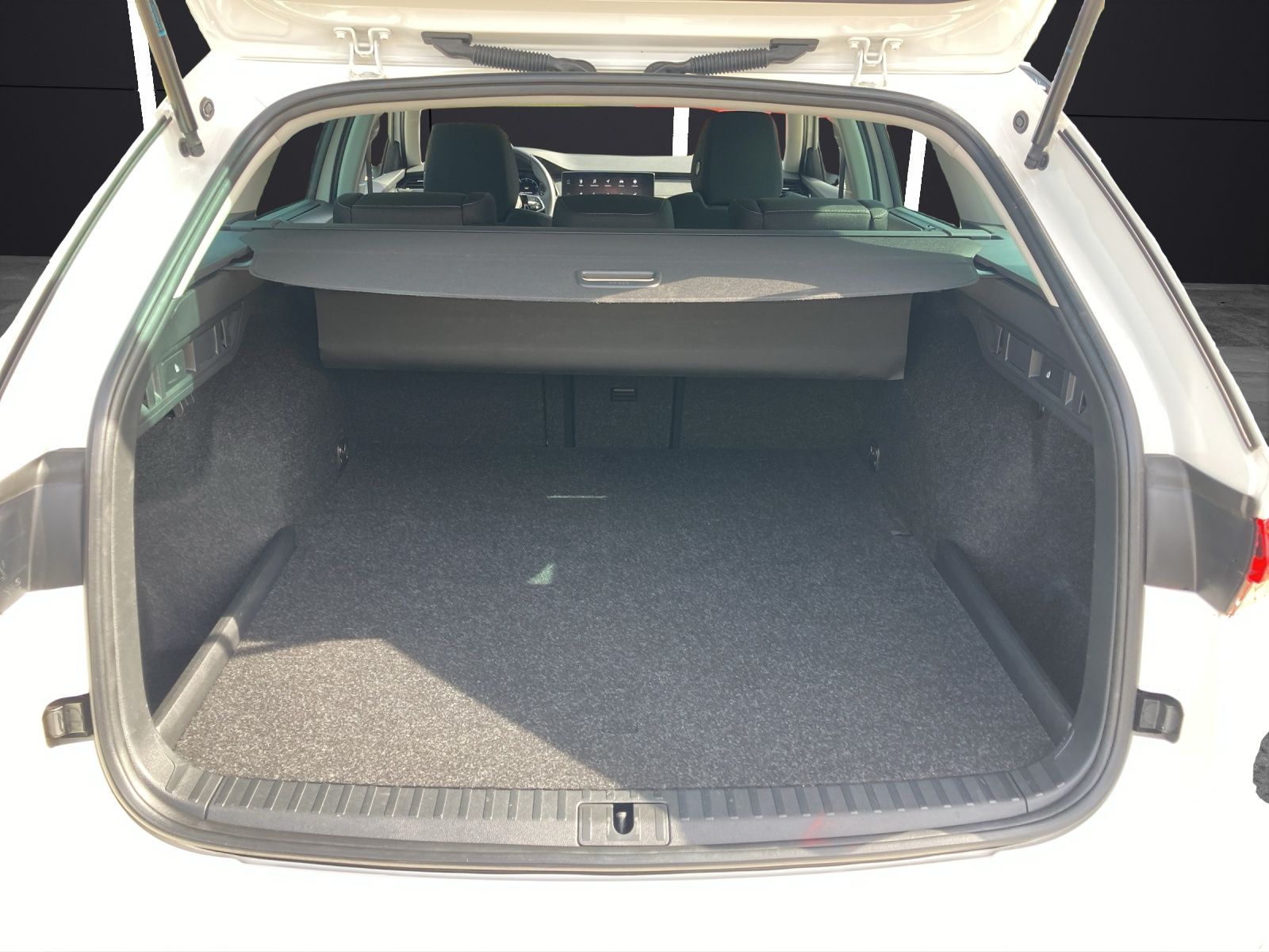 Fahrzeugabbildung SKODA Octavia Combi iV Style DSG LED Navi ACC RFK SH 1