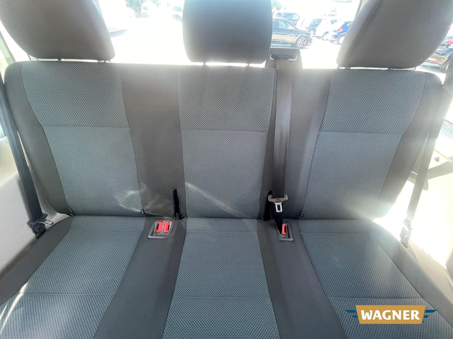 Fahrzeugabbildung Volkswagen T6 Caravelle Kombi EcoProfi 2.0 TDI 9 Sitzer