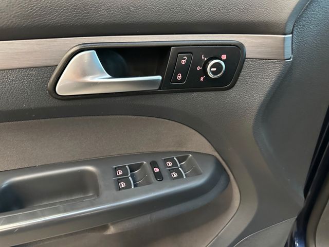 MYAUTOCENTER – Gebraucht- und Jahreswagen mit Werkstattservice in Pfaffenhofen Volkswagen Touran Comfortline *7-SITZER*2-ZONEN*TEMPO*