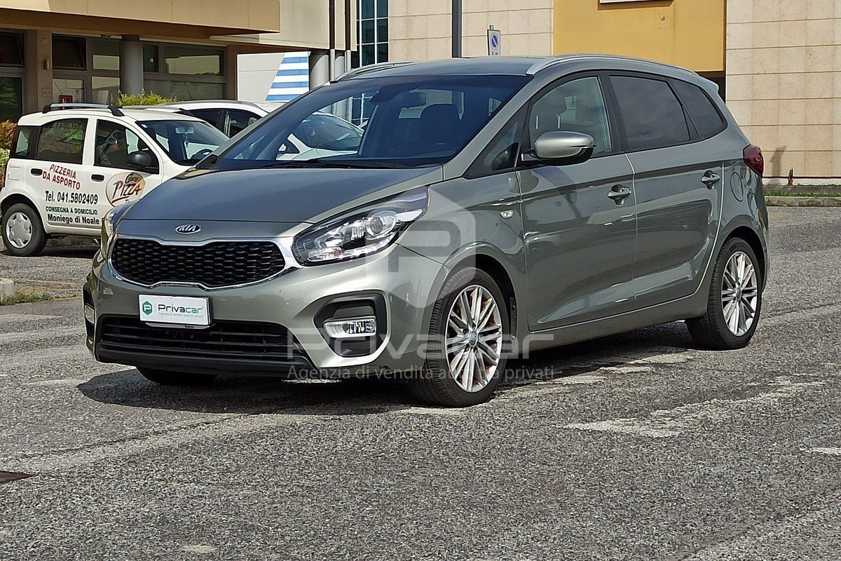 KIA Carens