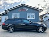 Mercedes-Benz E 250 T-Modell°LED°Sport Paket°Comand° - Mercedes-Benz E 250 mit Benzin-Antrieb: Kombi