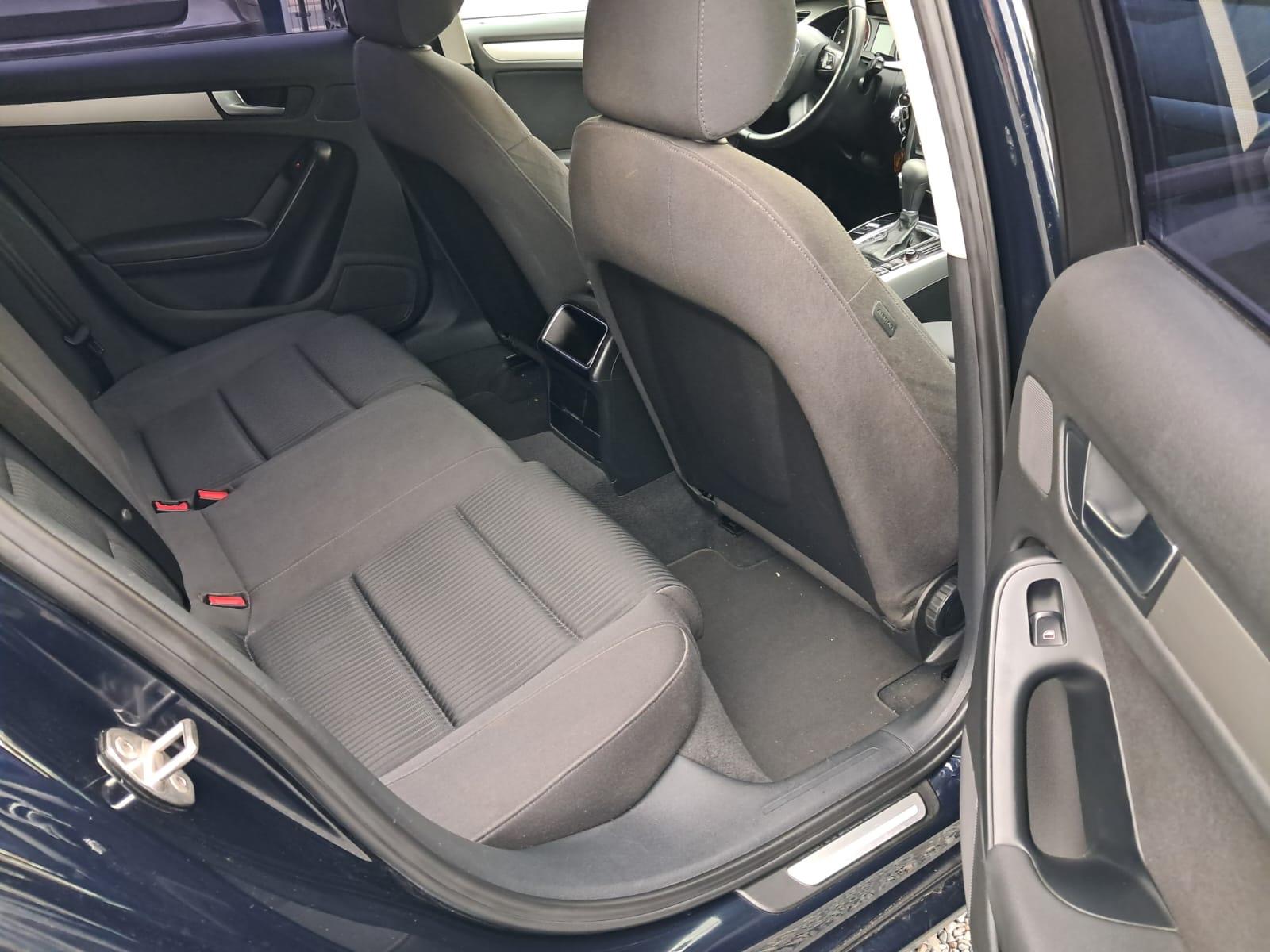 Audi A4 2009 — photo 15