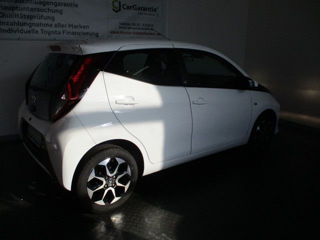 Fahrzeugabbildung Toyota AYGO x-play Team D