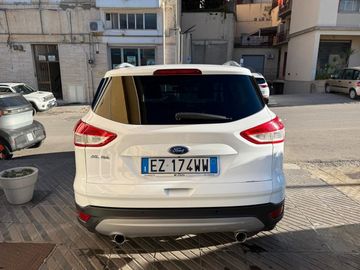 Ford Kuga - 12