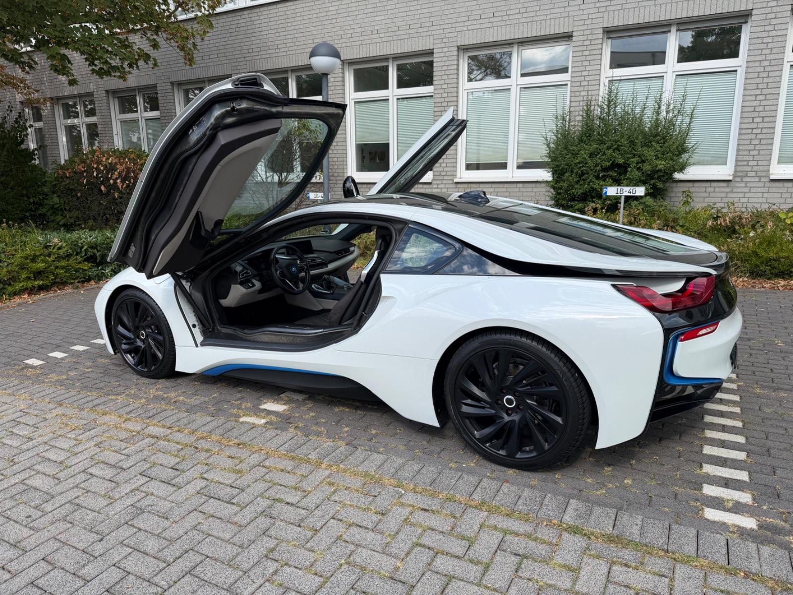 BMW i8 Pure Impulse MwSt. ausweisbar