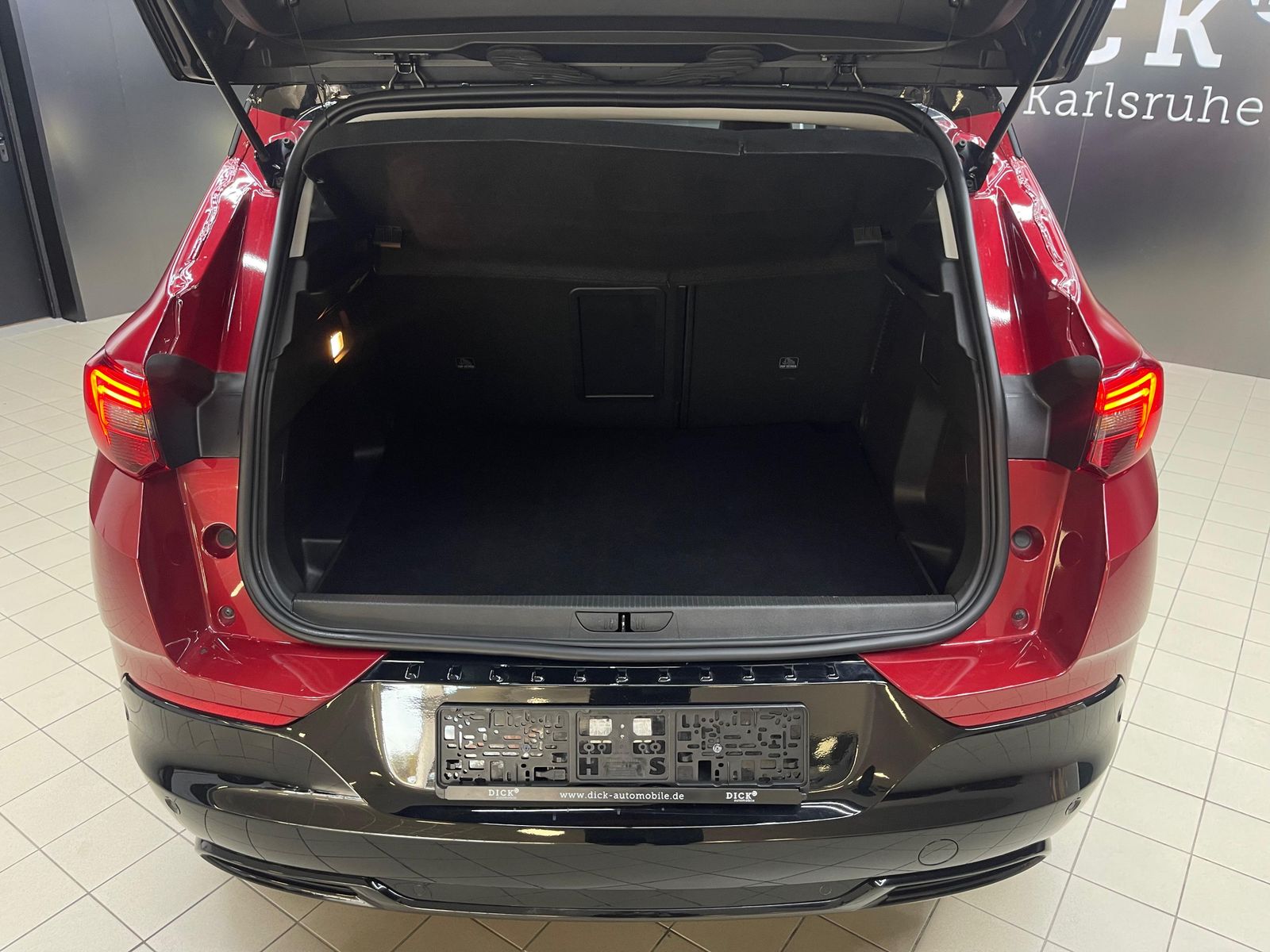 Fahrzeugabbildung Opel Grandland 1.2 Aut.GS Line Style NAVI+LED+KAM+18"