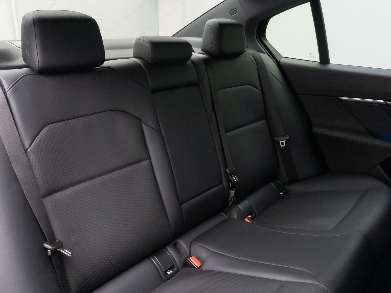 Fahrzeugabbildung BMW 520d Kamera DAB Leder Alarm Sport DigKey 18Zoll