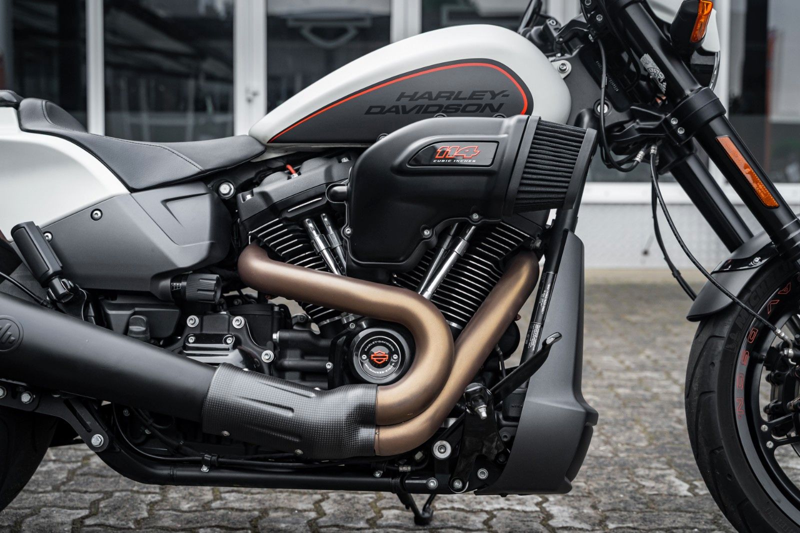 Fahrzeugabbildung Harley-Davidson FXDRS 114 CUI - KESSTECH - SEITLICHER KZH