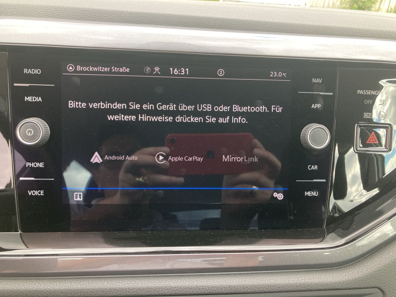 Fahrzeugabbildung Volkswagen Taigo TSI Style DSG IQ-Light Navi AHK RFK SHZ