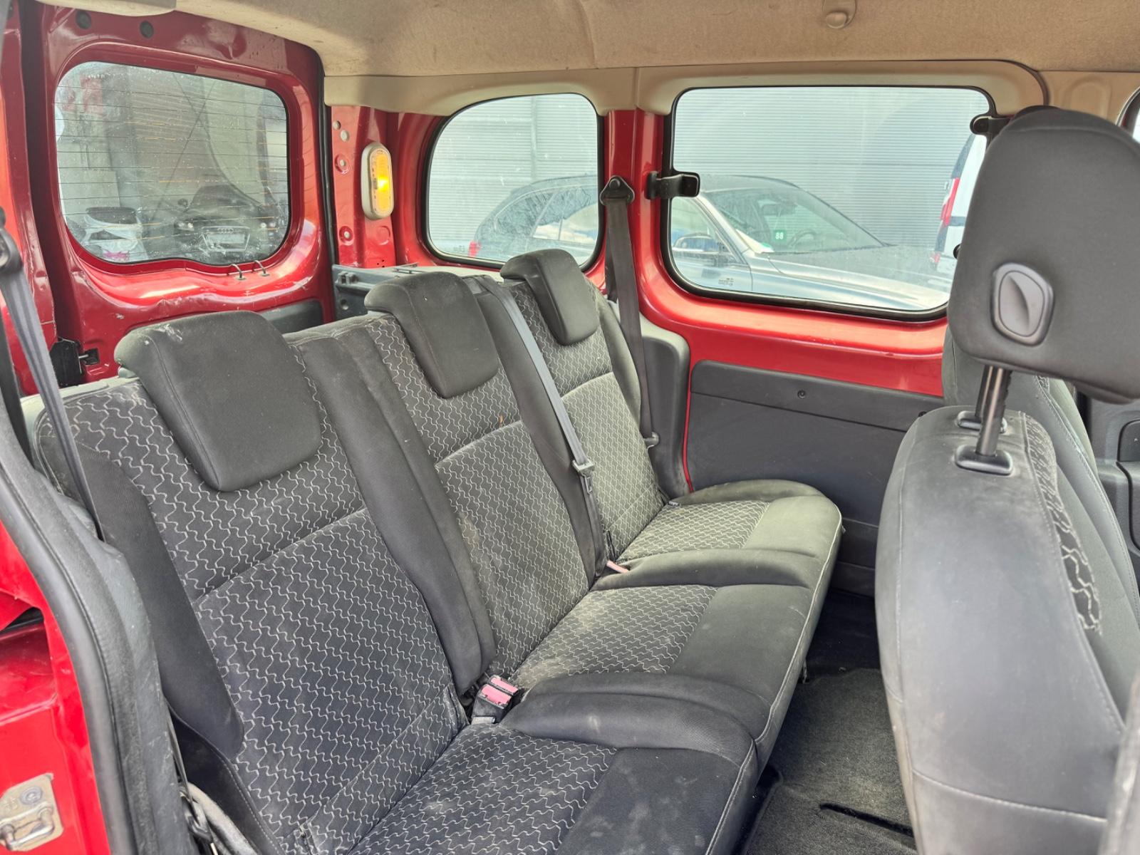 Renault Kangoo 2013 — photo 16