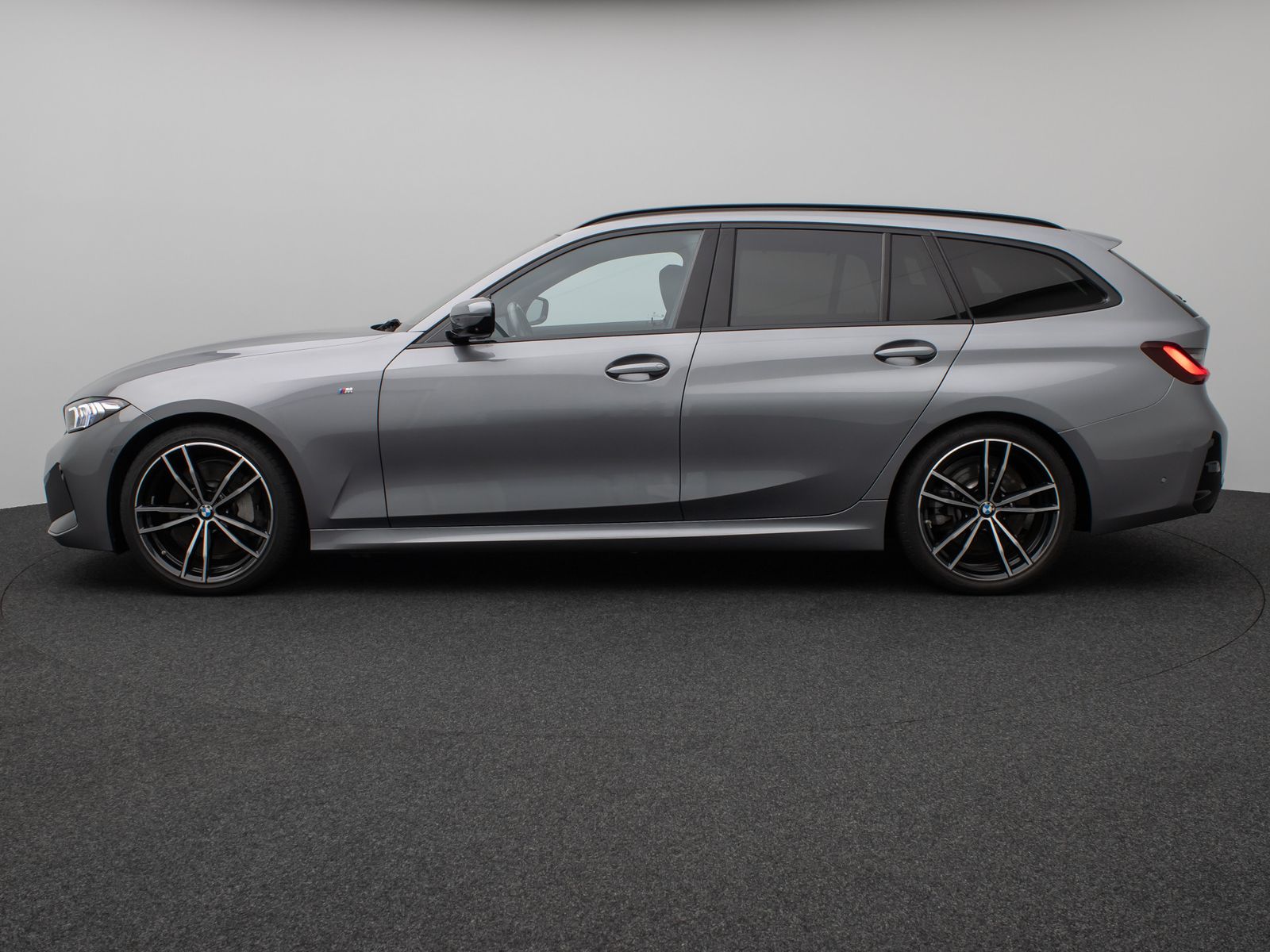 Fahrzeugabbildung BMW 330i  M Sport Panorama 360° HUD DAB H/K 19Zoll