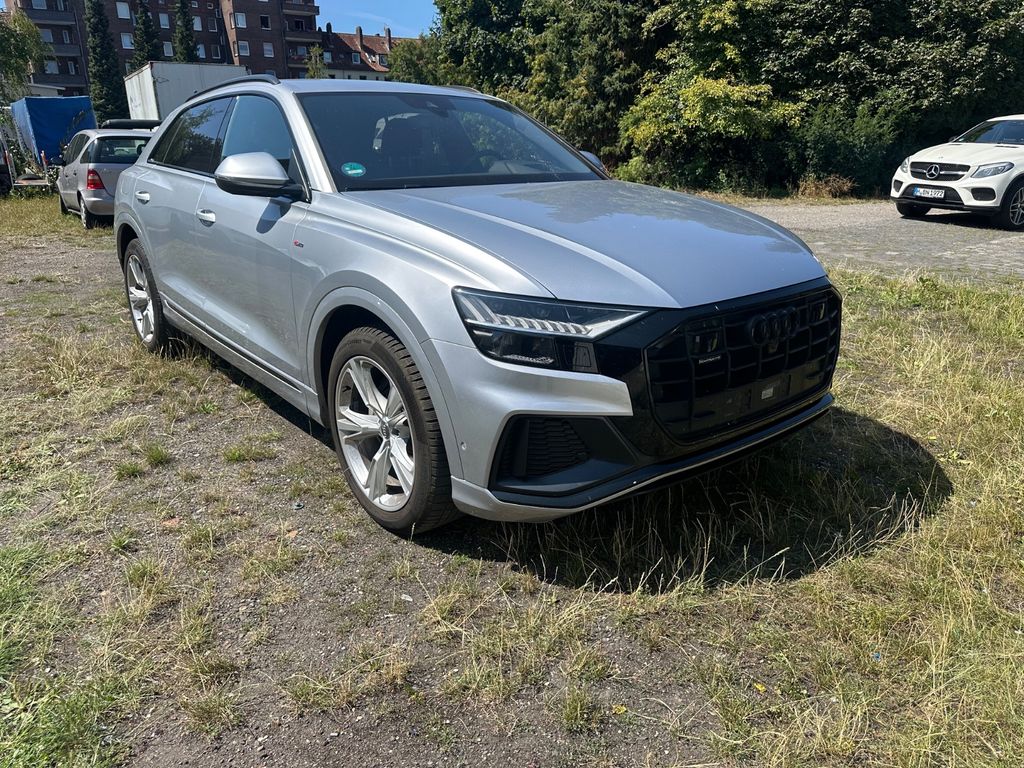 Image of Audi Q8