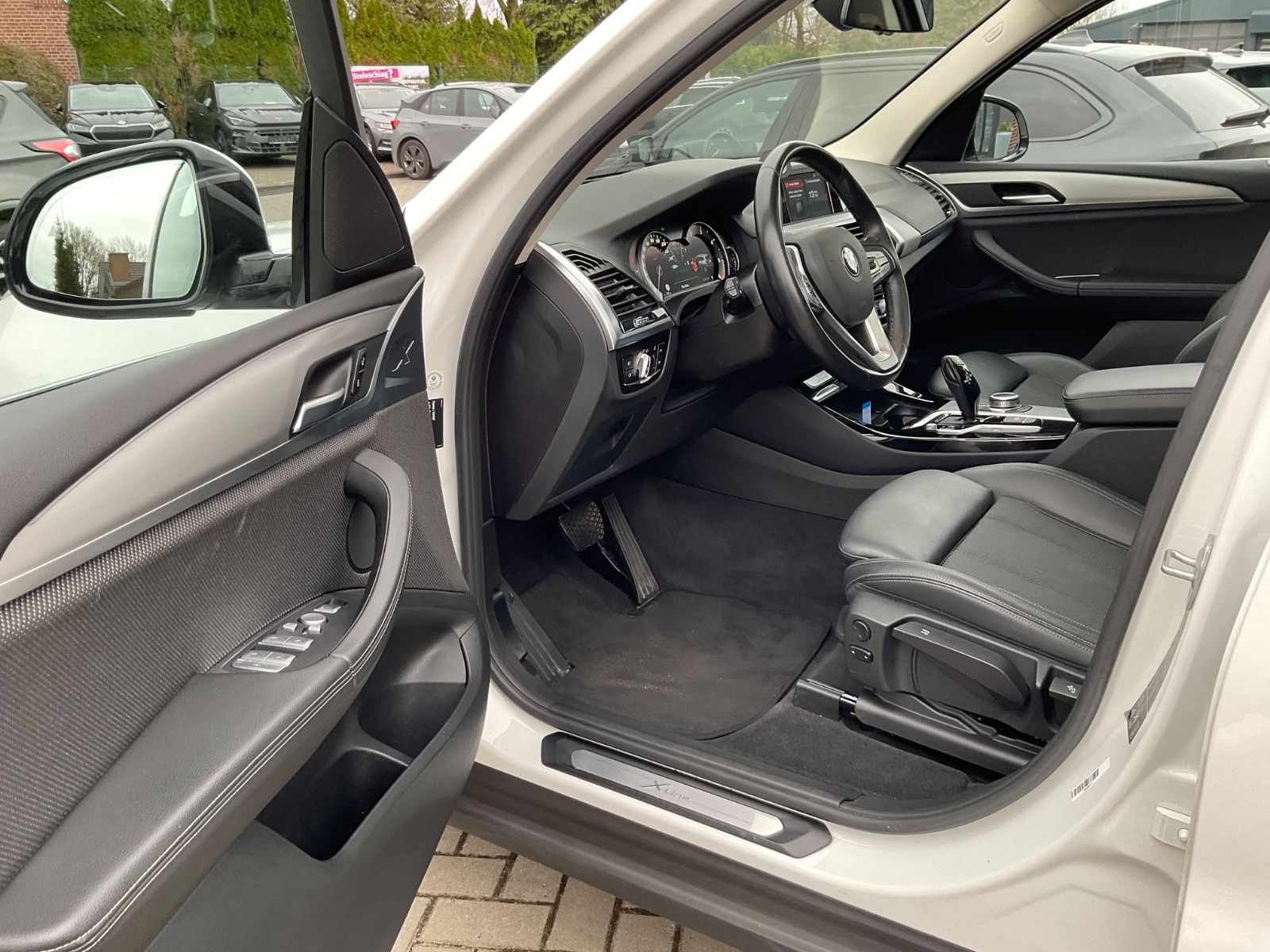 Fahrzeugabbildung BMW X3 xDrive20d AT,AHK,Kamera,HeadUpDisplay