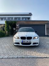 BMW *BMW**330d**xDrive Touring**Service**Car-Play* - BMW 330 aus 2010: 330xd