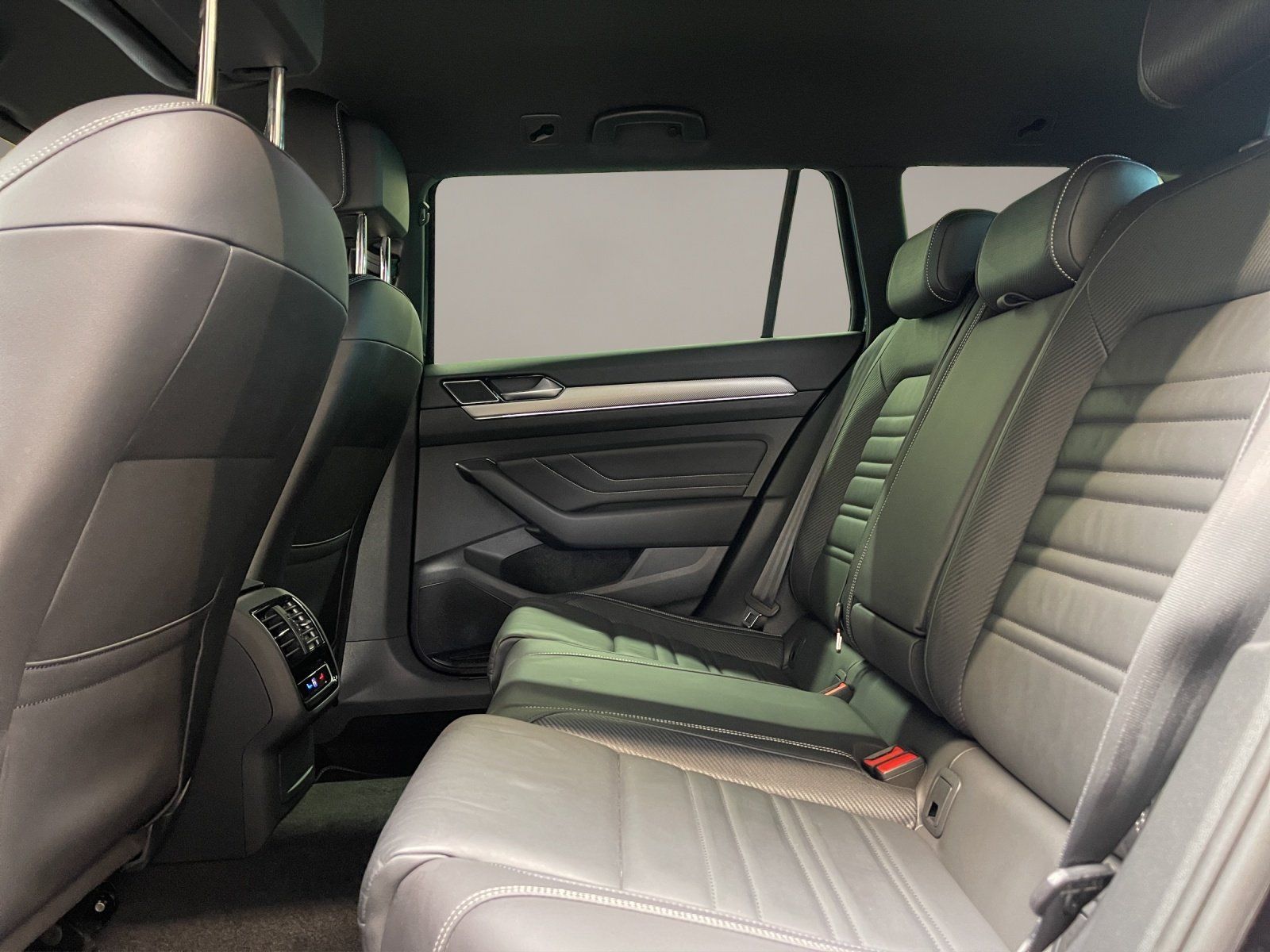Volkswagen Passat Variant - Bild 16