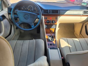 Mercedes E 220 - 4