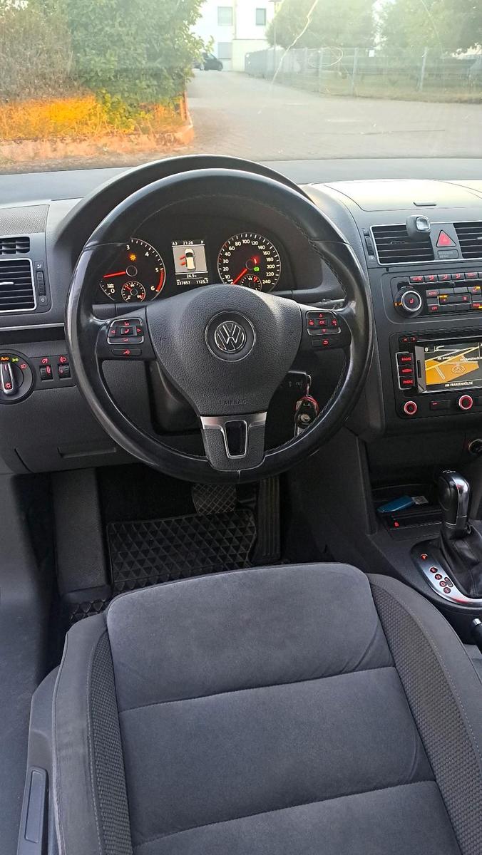 Volkswagen Touran 2010 — photo 7