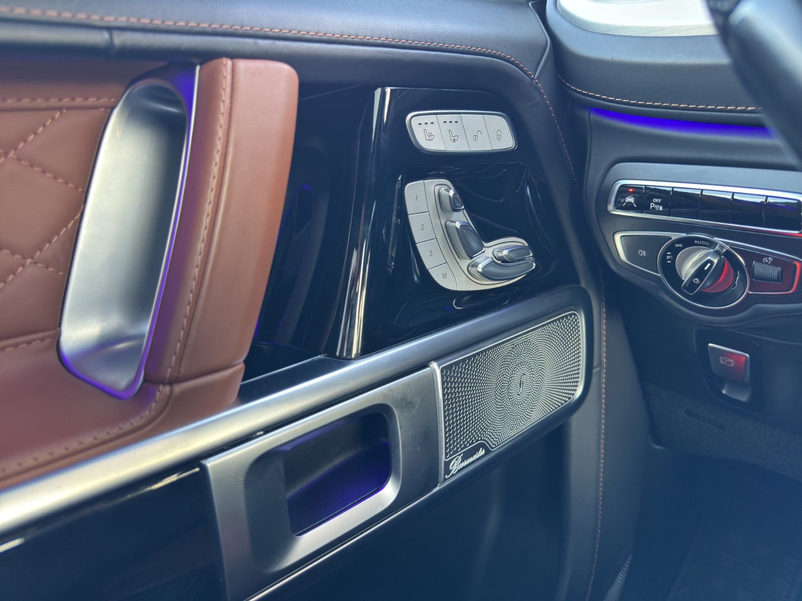 Fahrzeugabbildung Mercedes-Benz G 63 AMG/Garantie/Sdhz/Drivers/Sonderlack/AHK/
