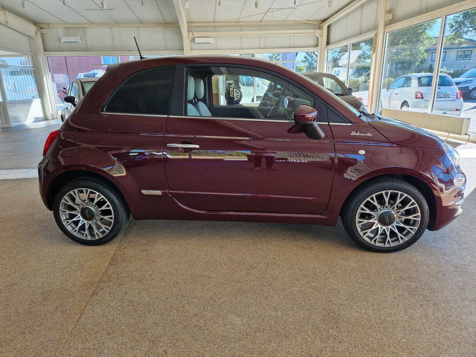 Fahrzeugabbildung Fiat 500 1.0 GSE Hybrid DOLCEVITA Pano, PDC, 16" Alu