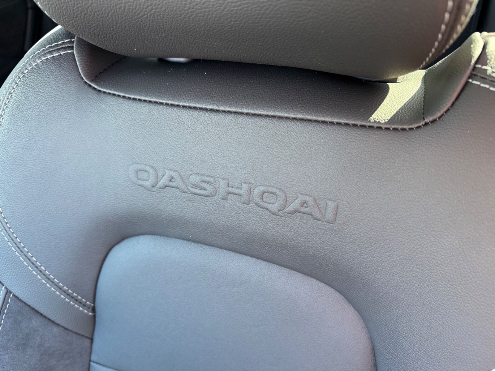 Fahrzeugabbildung Nissan Qashqai N-Design e-Power - Alcantara