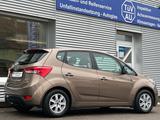 Hyundai ix20 1,6 2.HAND/AHK/SHZ/CLIM./8FACH/ALU/GARANTIE - Hyundai ix20 aus 2013