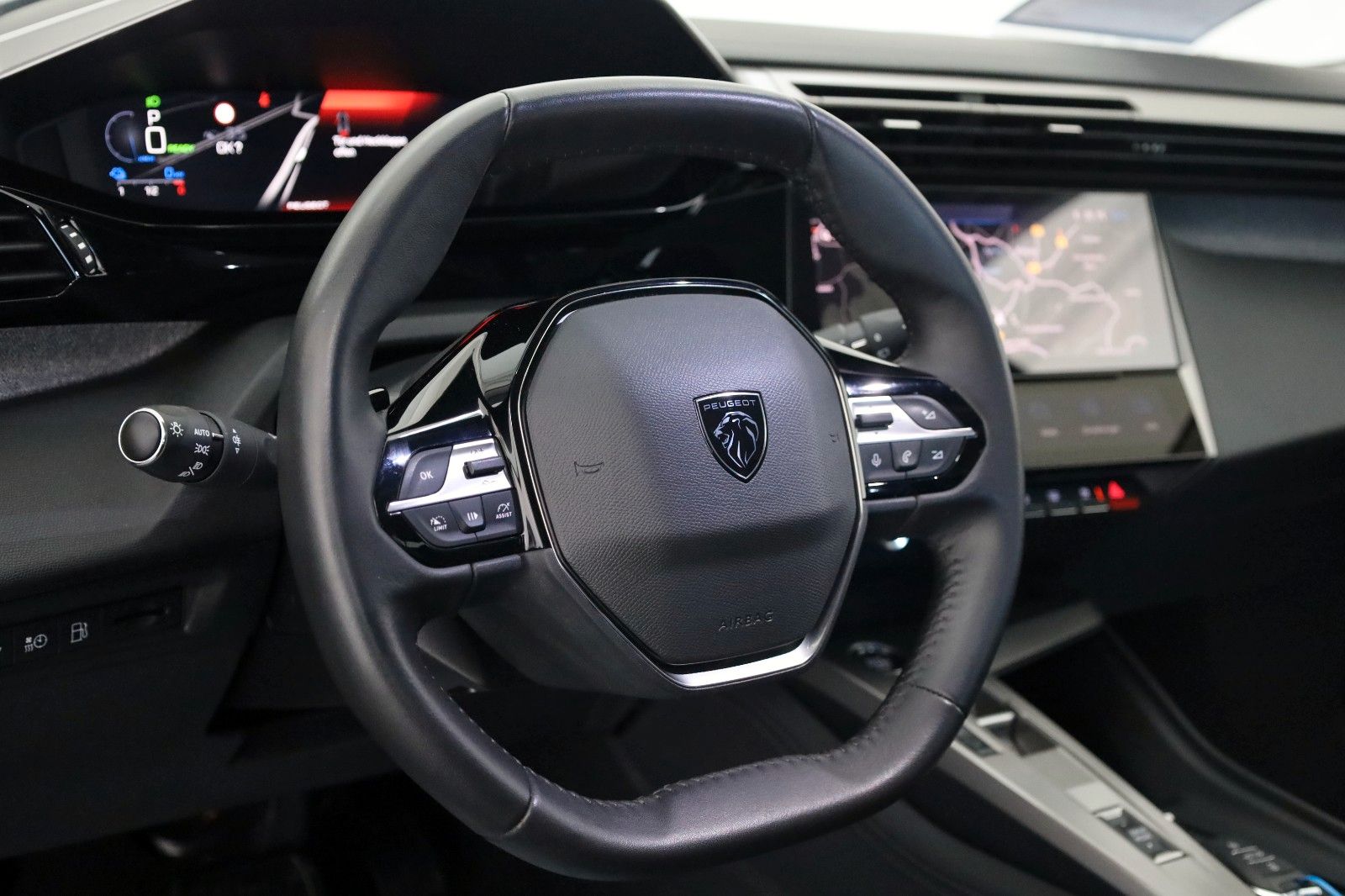 Fahrzeugabbildung Peugeot 308 SW Hybrid 180 Allure T.Leder,Navi,LED,SH,Kam