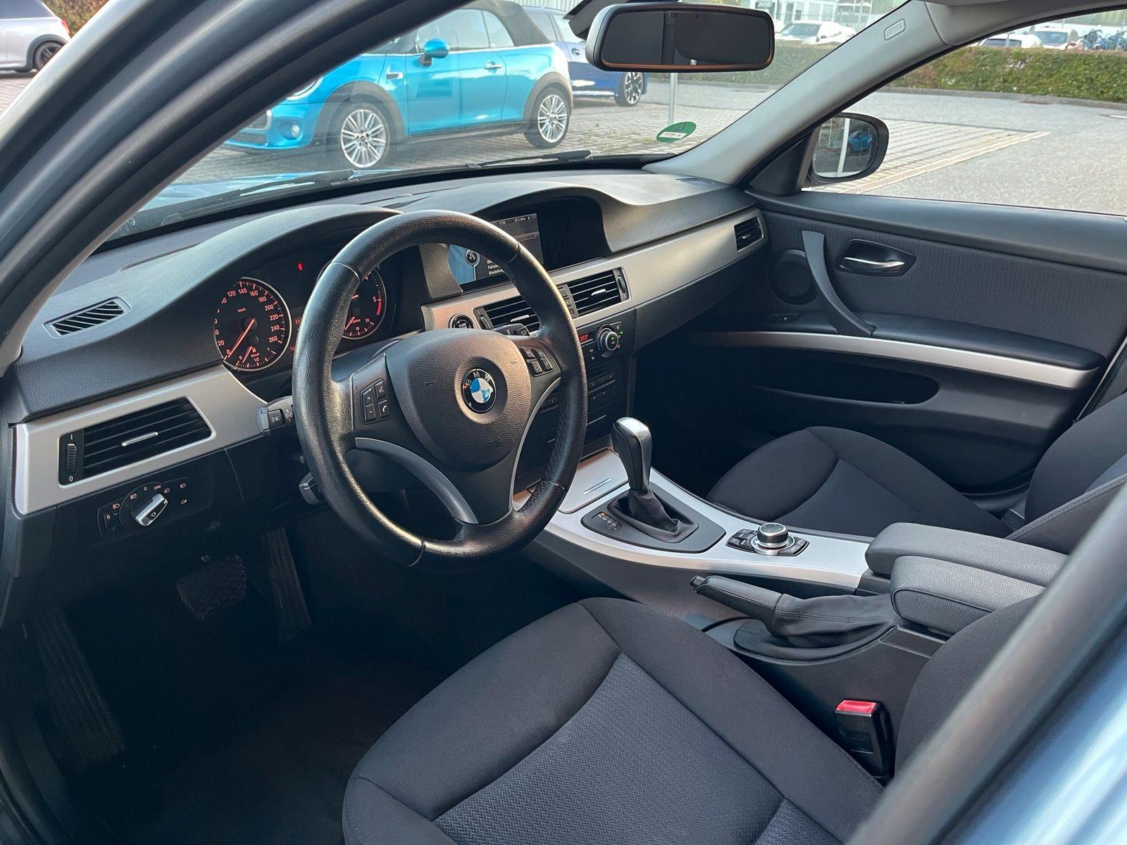 BMW 318 2010 — photo 6