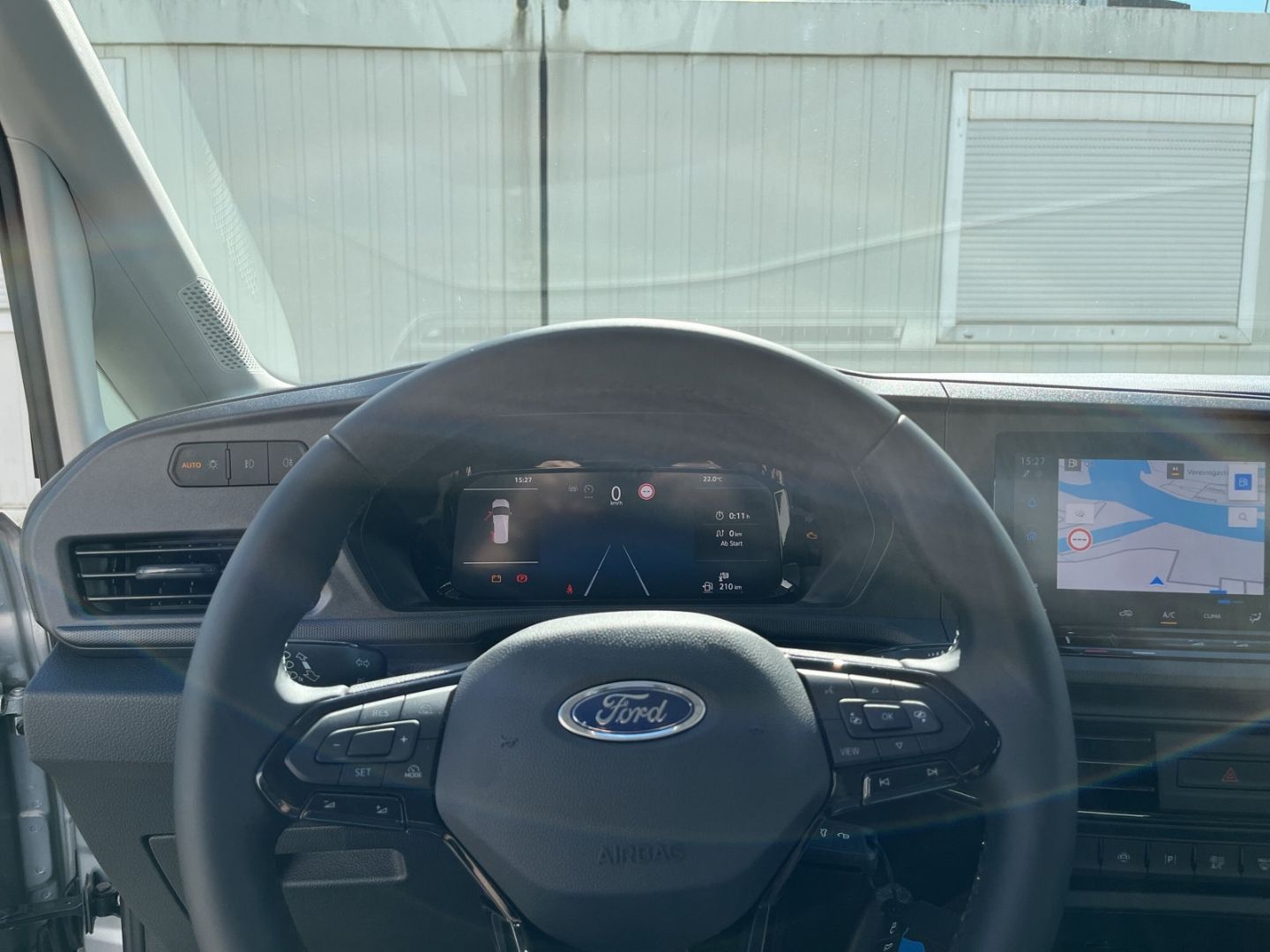 Fahrzeugabbildung Ford Tourneo Connect Trend AHK-abnehmbar Digitales Co