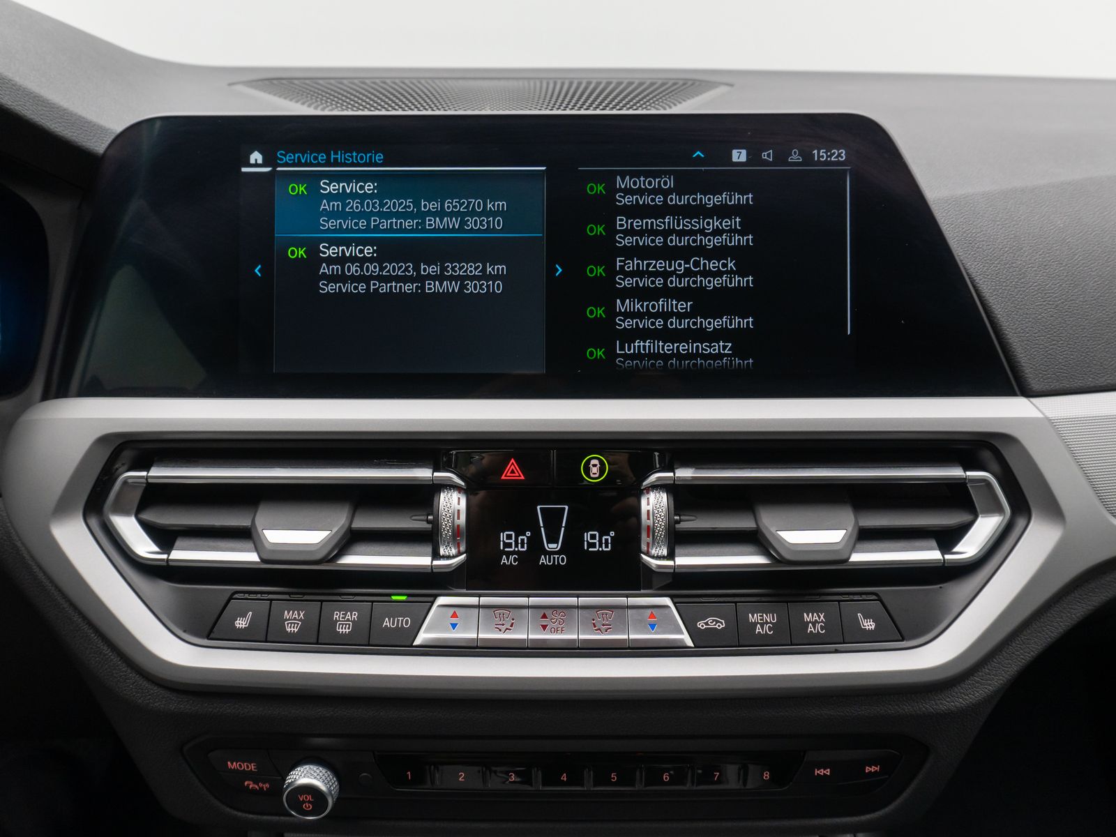 Fahrzeugabbildung BMW 320e DAB CockPitPro Lordos PDC Stop&Go Alarm LED