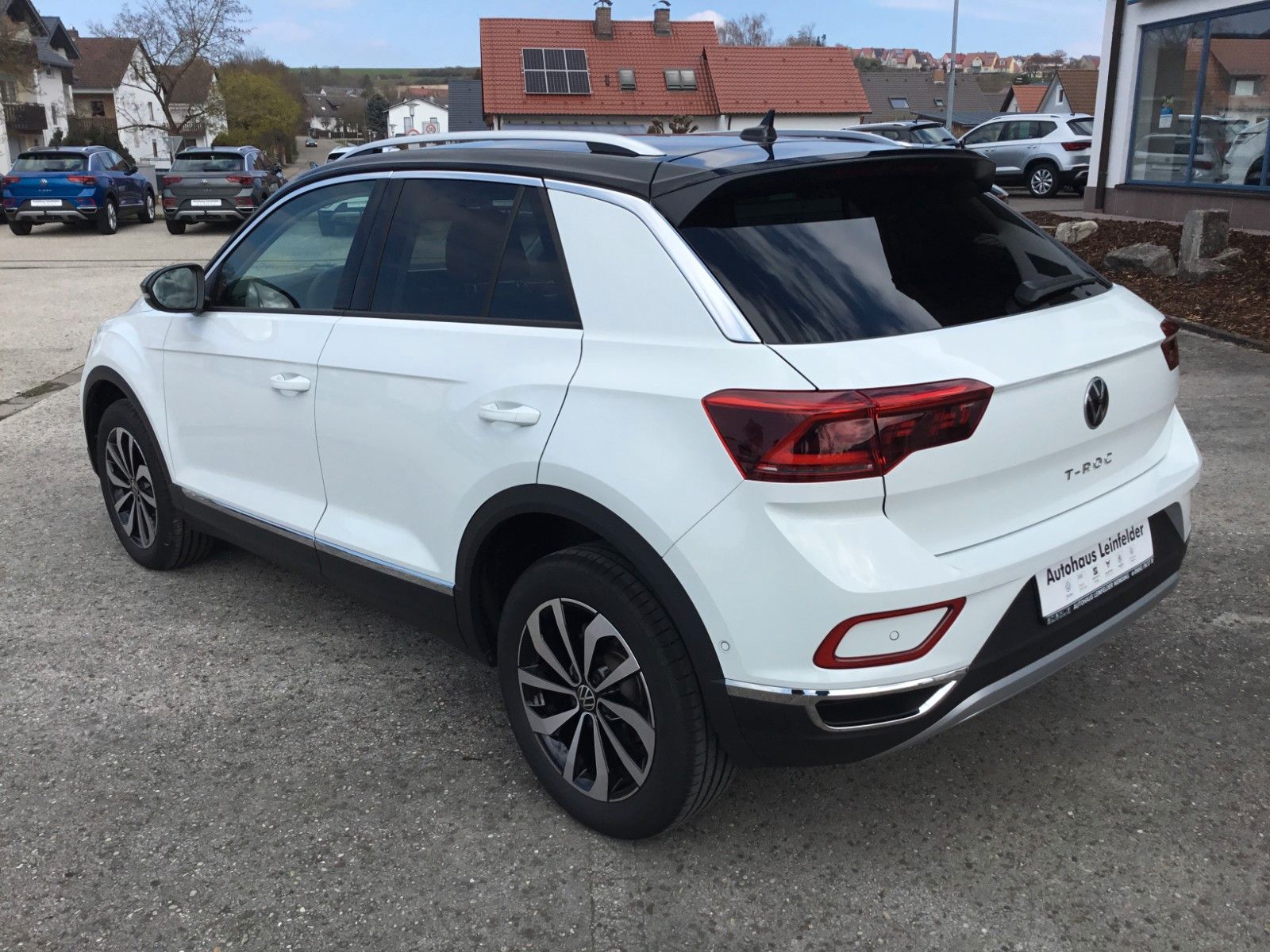 Fahrzeugabbildung Volkswagen T-Roc 1.5 TSI DSG Style+ACC+MatrixLED+Kessy+Navi