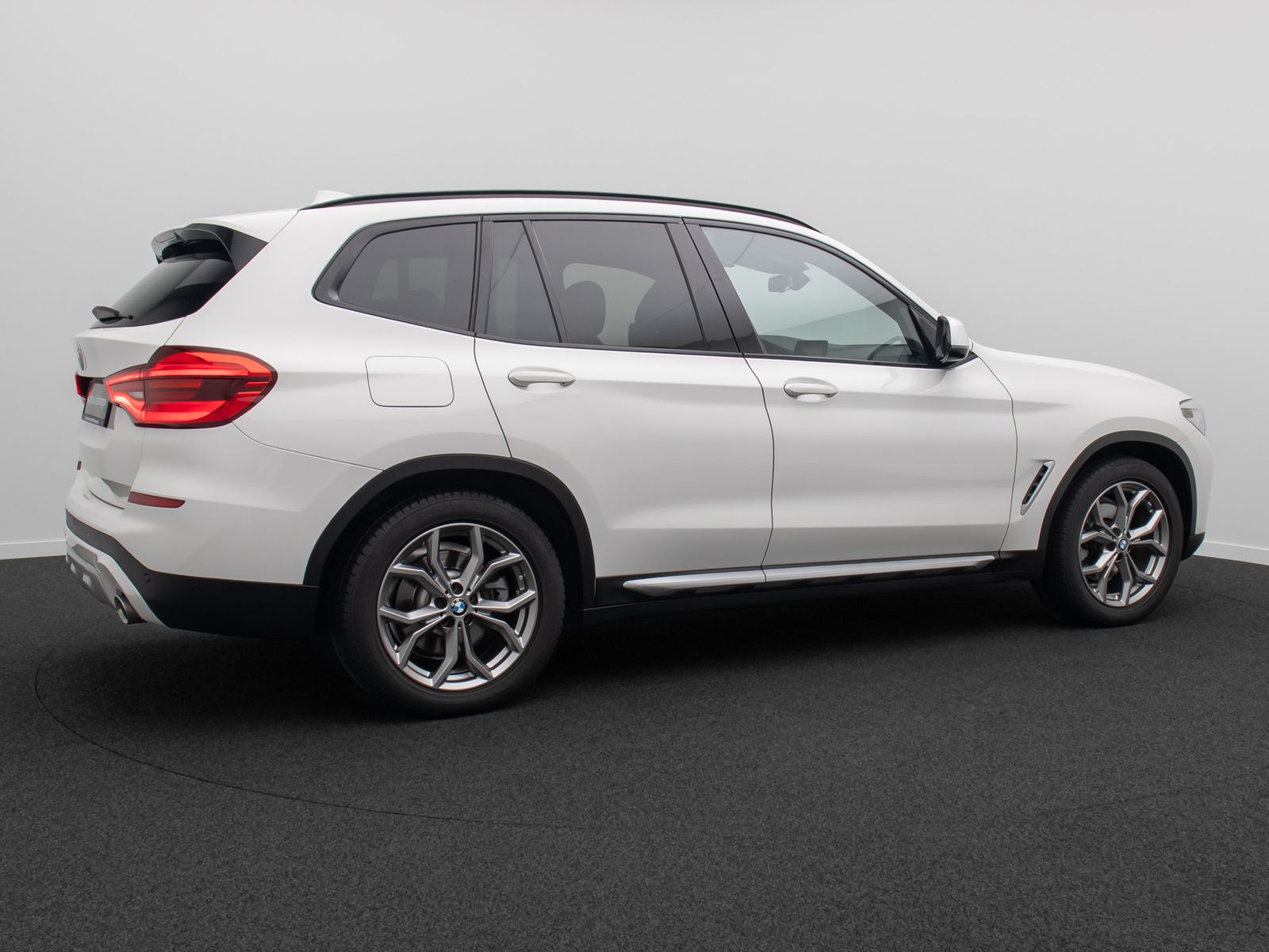 Fahrzeugabbildung BMW X3 xD20d xLine HUD DAB Panorama Alarm H/K 19Zoll
